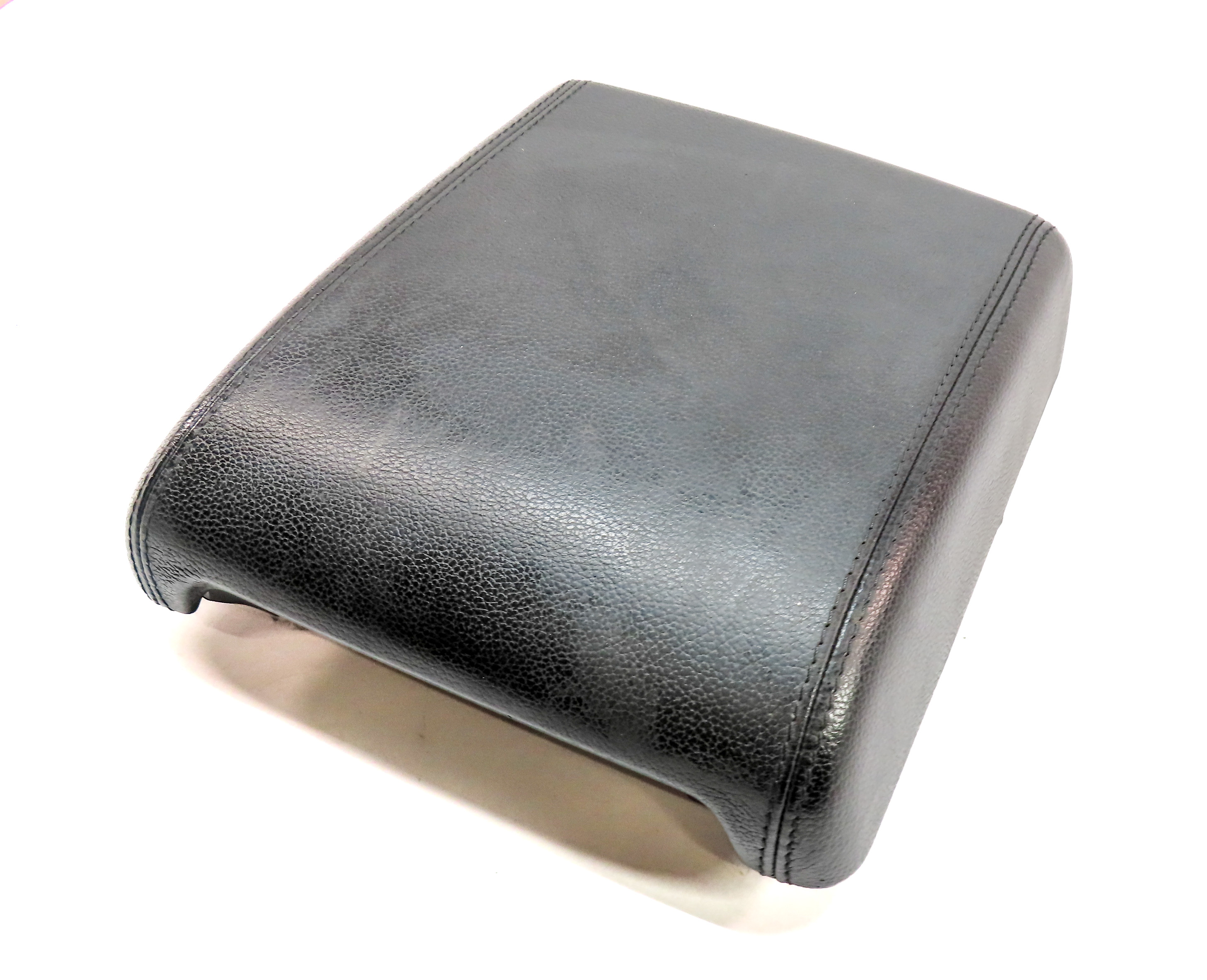 2015-2019 LAND ROVER DISCOVERY SPORT (L550) CENTER CONSOLE ARMREST LID (034DU) — exact item pictured
